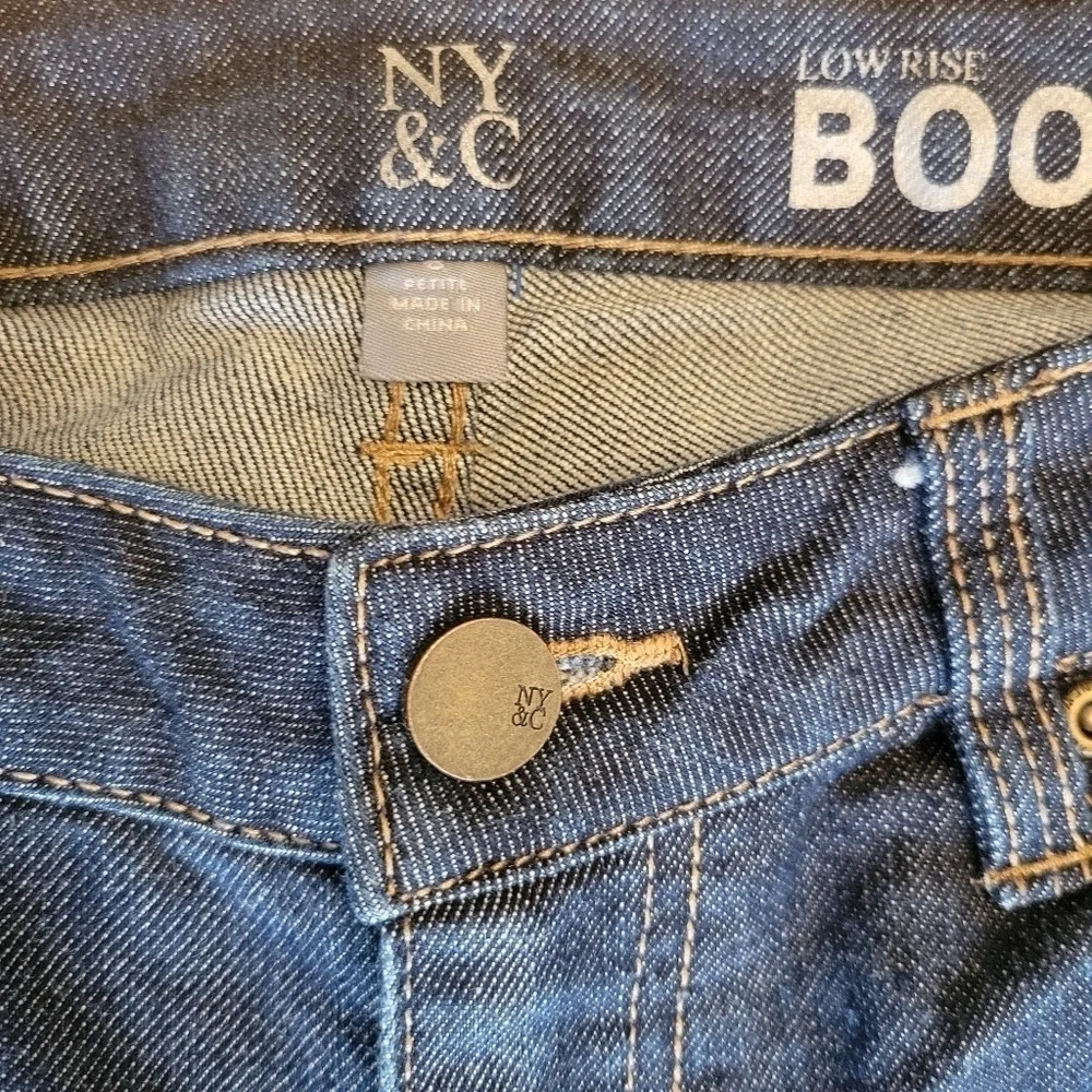 NY‎ & Co. Curvy Bootcut Low Rise Denim Jeans Size 8 Petite